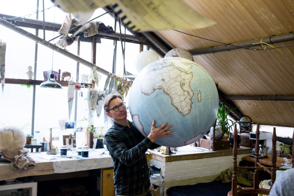 Sebastian-Boettcher-Freunde-von-Freunden-Bellerby-Globes-MUSTBECREDITED0012